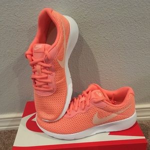 *New* Nike shoes